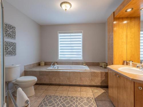 Ensuite bathroom - 1825 Rue Charles-Smallwood, Laval (Chomedey), QC - Indoor Photo Showing Bathroom