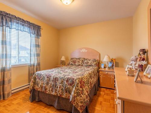 Chambre Ã Â coucher - 1825 Rue Charles-Smallwood, Laval (Chomedey), QC - Indoor Photo Showing Bedroom