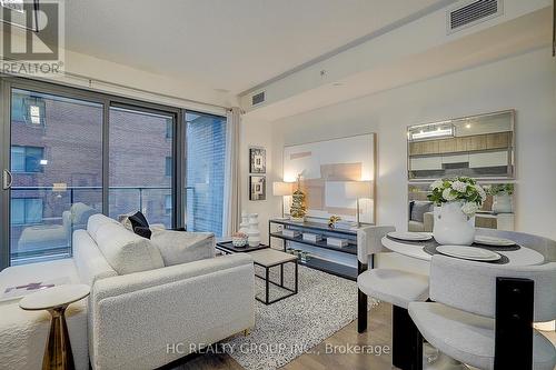 607 - 159 Dundas Street E, Toronto, ON - Indoor Photo Showing Living Room