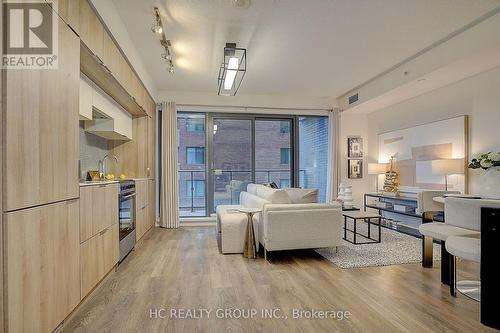 607 - 159 Dundas Street E, Toronto, ON - Indoor Photo Showing Living Room