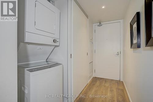 607 - 159 Dundas Street E, Toronto, ON - Indoor Photo Showing Laundry Room