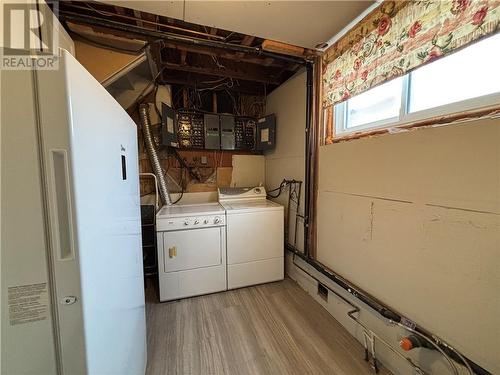 34 Lawrence Street, Chelmsford, ON - Indoor Photo Showing Laundry Room