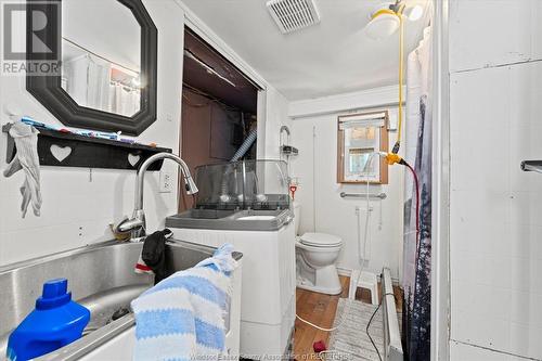 709 Heritage Unit# 32, Kingsville, ON - Indoor Photo Showing Bathroom