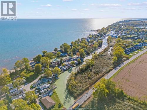 709 Heritage Unit# 32, Kingsville, ON - Outdoor With Body Of Water With View