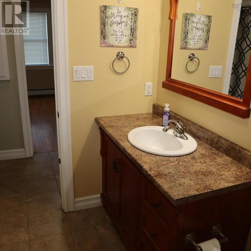 3500 Rowe Avenue, Halifax, NS - Indoor Photo Showing Bathroom