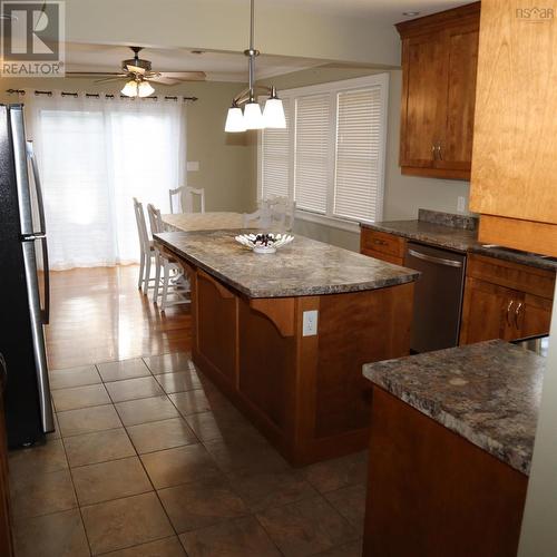 3500 Rowe Avenue, Halifax, NS - Indoor Photo Showing Kitchen