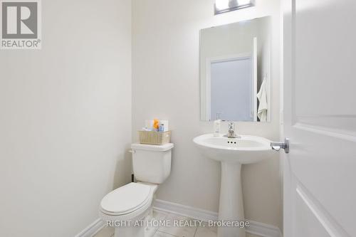 956 Socca Crescent, Ottawa, ON - Indoor Photo Showing Bathroom