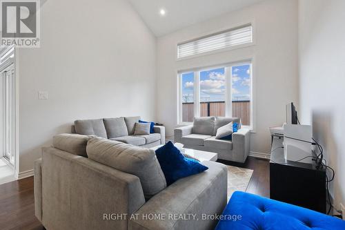 956 Socca Crescent, Ottawa, ON - Indoor Photo Showing Living Room