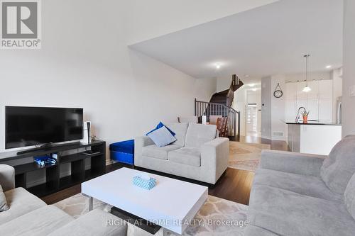 956 Socca Crescent, Ottawa, ON - Indoor Photo Showing Living Room