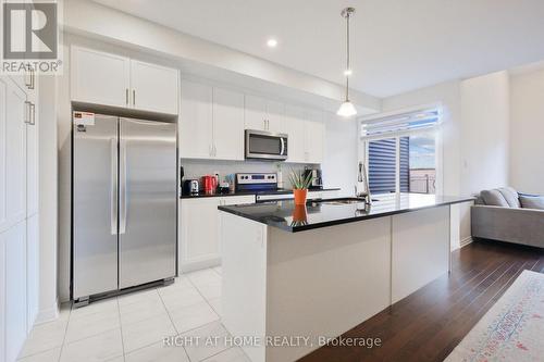 956 Socca Crescent, Ottawa, ON - Indoor Photo Showing Kitchen With Stainless Steel Kitchen