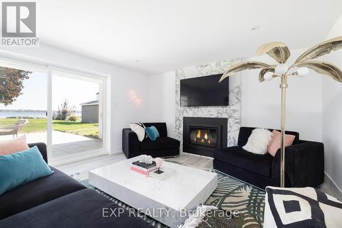 363 Macisaac Drive, Orillia, ON - Indoor Photo Showing Living Room With Fireplace