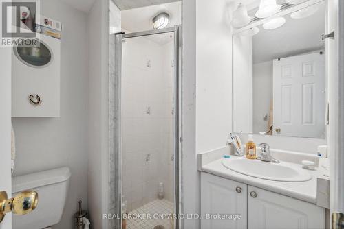 127 - 75 Turntable Crescent, Toronto, ON - Indoor Photo Showing Bathroom