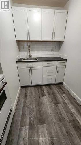 26-105 Twenty Fifth Street, Toronto, ON - Indoor Photo Showing Kitchen