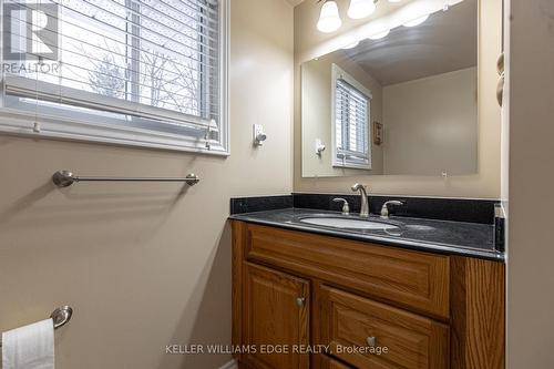 Upper - 598 Mapledale Avenue, London, ON - Indoor Photo Showing Bathroom