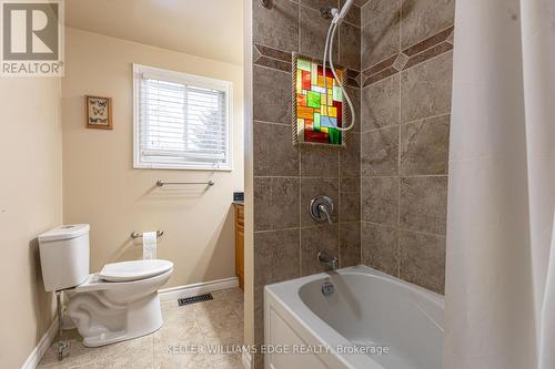 Upper - 598 Mapledale Avenue, London, ON - Indoor Photo Showing Bathroom