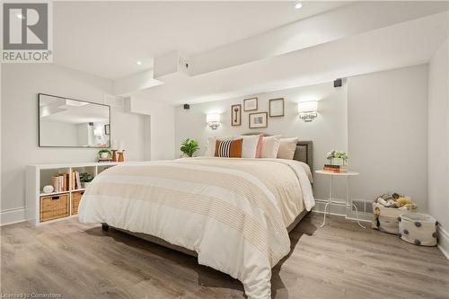 Bedroom with light hardwood / wood-style flooring - 659 Deervalley Road, Ancaster, ON - Indoor Photo Showing Bedroom