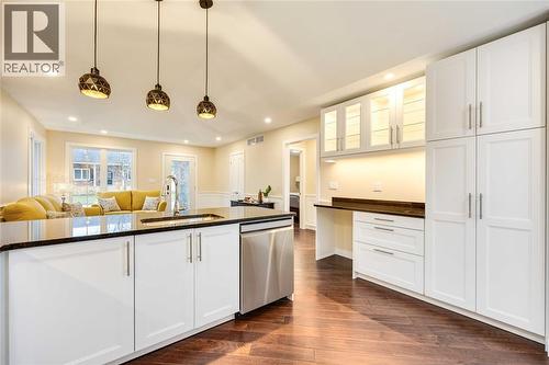 4370 Fifth Street, Petrolia, ON - Indoor Photo Showing Kitchen