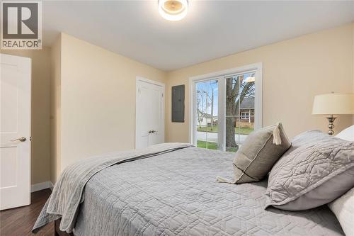 4370 Fifth Street, Petrolia, ON - Indoor Photo Showing Bedroom