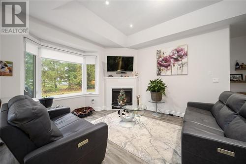 5969 Townsend Line Unit# 43, Lambton Shores, ON - Indoor Photo Showing Living Room With Fireplace