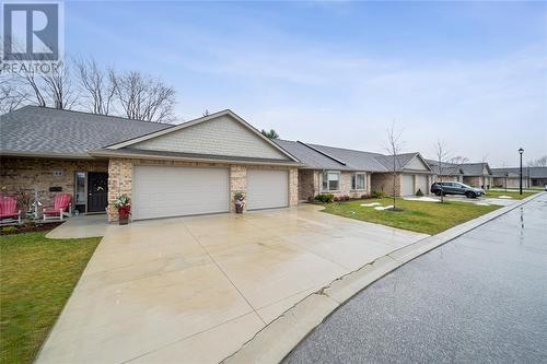 5969 Townsend Line Unit# 43, Lambton Shores, ON - Outdoor With Facade