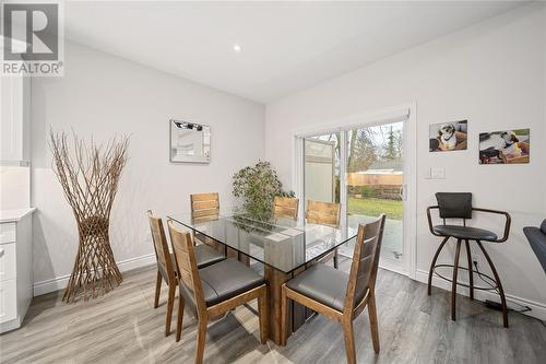 5969 Townsend Line Unit# 43, Lambton Shores, ON - Indoor Photo Showing Dining Room