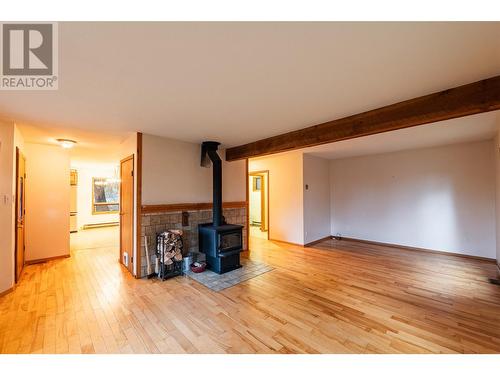 5671 Longbeach Road, Nelson, BC - Indoor With Fireplace