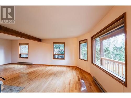 5671 Longbeach Road, Nelson, BC - Indoor Photo Showing Other Room