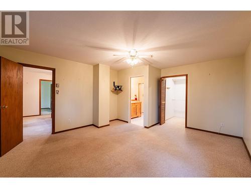 5671 Longbeach Road, Nelson, BC - Indoor Photo Showing Other Room