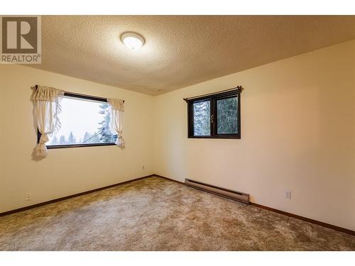 5671 Longbeach Road, Nelson, BC - Indoor Photo Showing Other Room