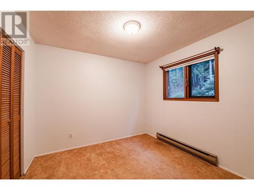 5671 Longbeach Road, Nelson, BC - Indoor Photo Showing Other Room