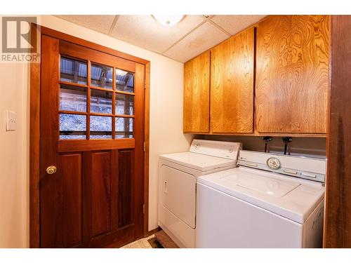 5671 Longbeach Road, Nelson, BC - Indoor Photo Showing Laundry Room