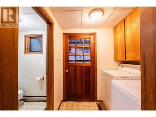 5671 Longbeach Road, Nelson, BC - Indoor Photo Showing Laundry Room