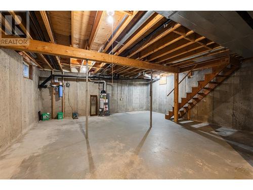 5671 Longbeach Road, Nelson, BC - Indoor Photo Showing Basement