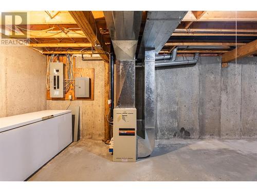 5671 Longbeach Road, Nelson, BC - Indoor Photo Showing Basement