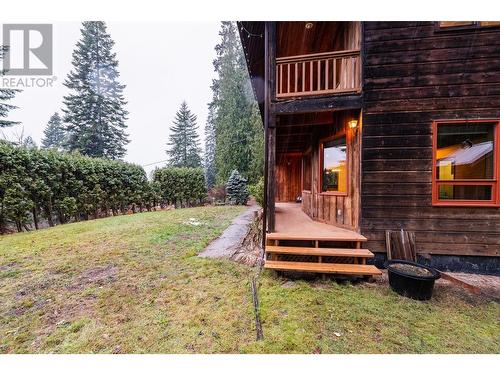 5671 Longbeach Road, Nelson, BC - Outdoor