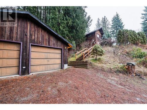 5671 Longbeach Road, Nelson, BC - Outdoor With Exterior