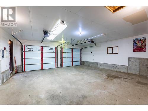 5671 Longbeach Road, Nelson, BC - Indoor Photo Showing Garage