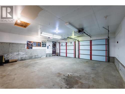 5671 Longbeach Road, Nelson, BC - Indoor Photo Showing Garage