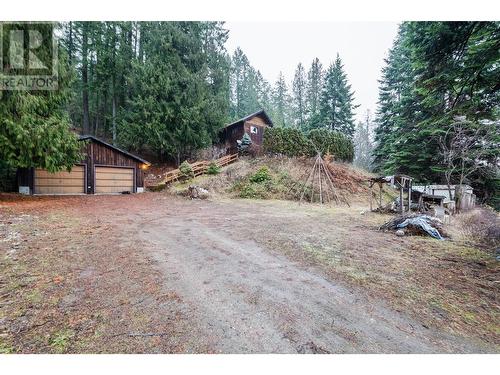 5671 Longbeach Road, Nelson, BC - Outdoor