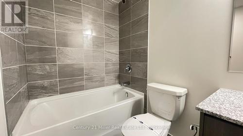 206 - 1415 Dundas Street E, Oakville (1010 - Jm Joshua Meadows), ON - Indoor Photo Showing Bathroom