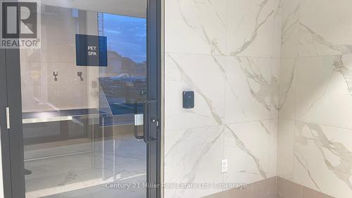 206 - 1415 Dundas Street E, Oakville (1010 - Jm Joshua Meadows), ON - Indoor Photo Showing Bathroom