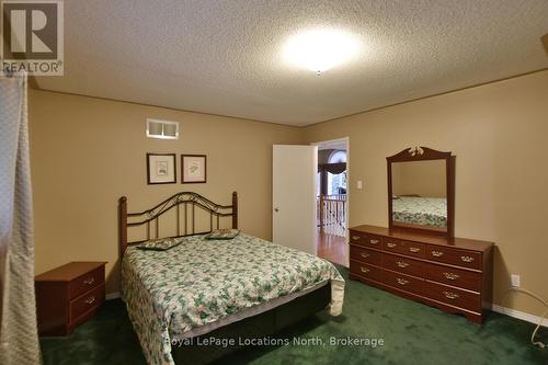 19 Brillinger Drive, Wasaga Beach, ON - Indoor Photo Showing Bedroom