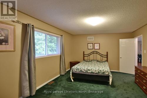 19 Brillinger Drive, Wasaga Beach, ON - Indoor Photo Showing Bedroom