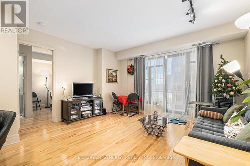 708 - 330 Loretta Avenue S, Ottawa, ON - Indoor Photo Showing Living Room