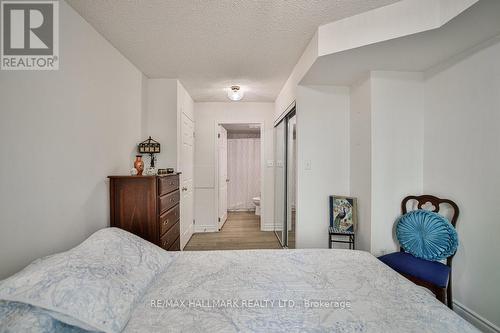 315 - 23 Lorraine Drive, Toronto, ON - Indoor Photo Showing Bedroom