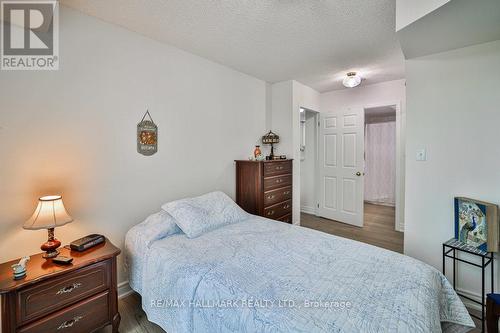 315 - 23 Lorraine Drive, Toronto, ON - Indoor Photo Showing Bedroom