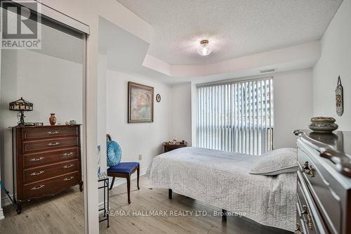 315 - 23 Lorraine Drive, Toronto, ON - Indoor Photo Showing Bedroom