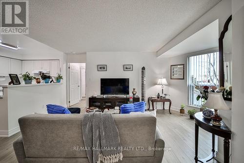 315 - 23 Lorraine Drive, Toronto, ON - Indoor Photo Showing Living Room