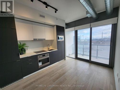 311 - 170 Bayview Avenue, Toronto, ON - Indoor Photo Showing Kitchen