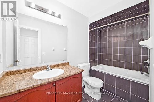 20 Toulouse Court, Markham, ON - Indoor Photo Showing Bathroom